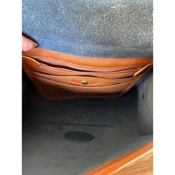 Dooney & Bourke Crossbody Bag Women’s 10” Black AWL Pebbled Leather Tan Trim - Picture 9 of 9